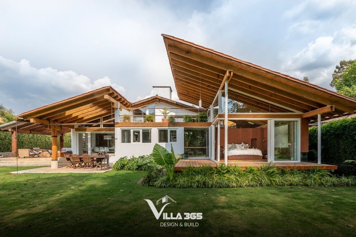 Khí hậu nhiệt đới gió mùa của Việt Nam với đặc trưng nóng ẩm, lượng mưa lớn và độ ẩm cao là môi trường thuận lợi cho phong cách nhiệt đới