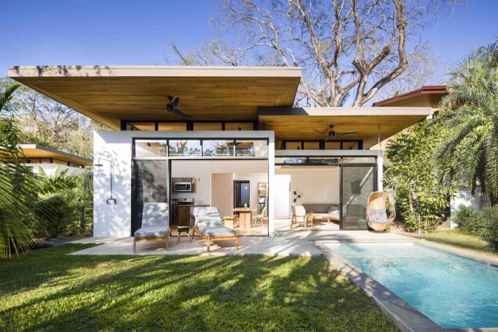 Biệt thự 1 tầng là lựa chọn tối ưu cho khu đất rộng và gia đình có người lớn tuổi hoặc hạn chế di chuyển (Ảnh: Sưu tầm)