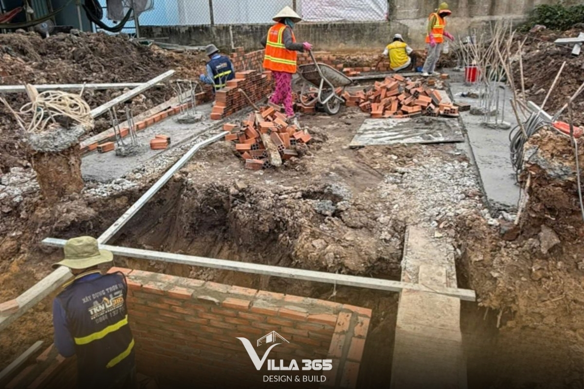 Tiến độ kéo dài là yếu tố cần tính toán khi đánh giá biệt thự cổ điển có tốt không