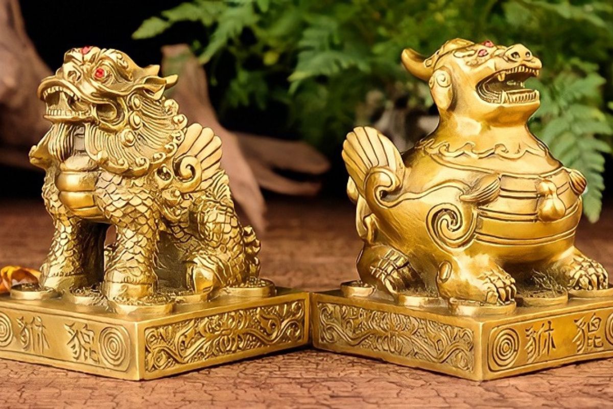 Bí quyết bố trí phong thủy phòng khách hút tài lộc cho gia chủ 2026 15 Đá phong thủy, bình gốm, tranh phong cảnh hoặc vật phẩm hợp mệnh có thể giúp phòng khách thêm hài hòa, may mắn và giàu điểm nhấn (Ảnh: Sưu tầm)