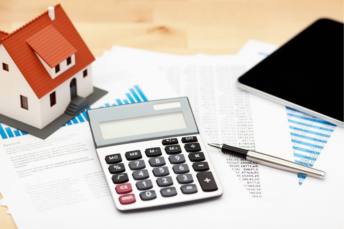 Móng Bè Là Gì? Cấu Tạo, Quy Trình Thi Công & Tiêu Chuẩn Thép Chuẩn Kỹ Thuật 9 Chi phí làm móng bè phụ thuộc vào khối lượng đào đất, bê tông, cốt thép, chống thấm và điều kiện thi công thực tế (Ảnh: Sưu tầm)