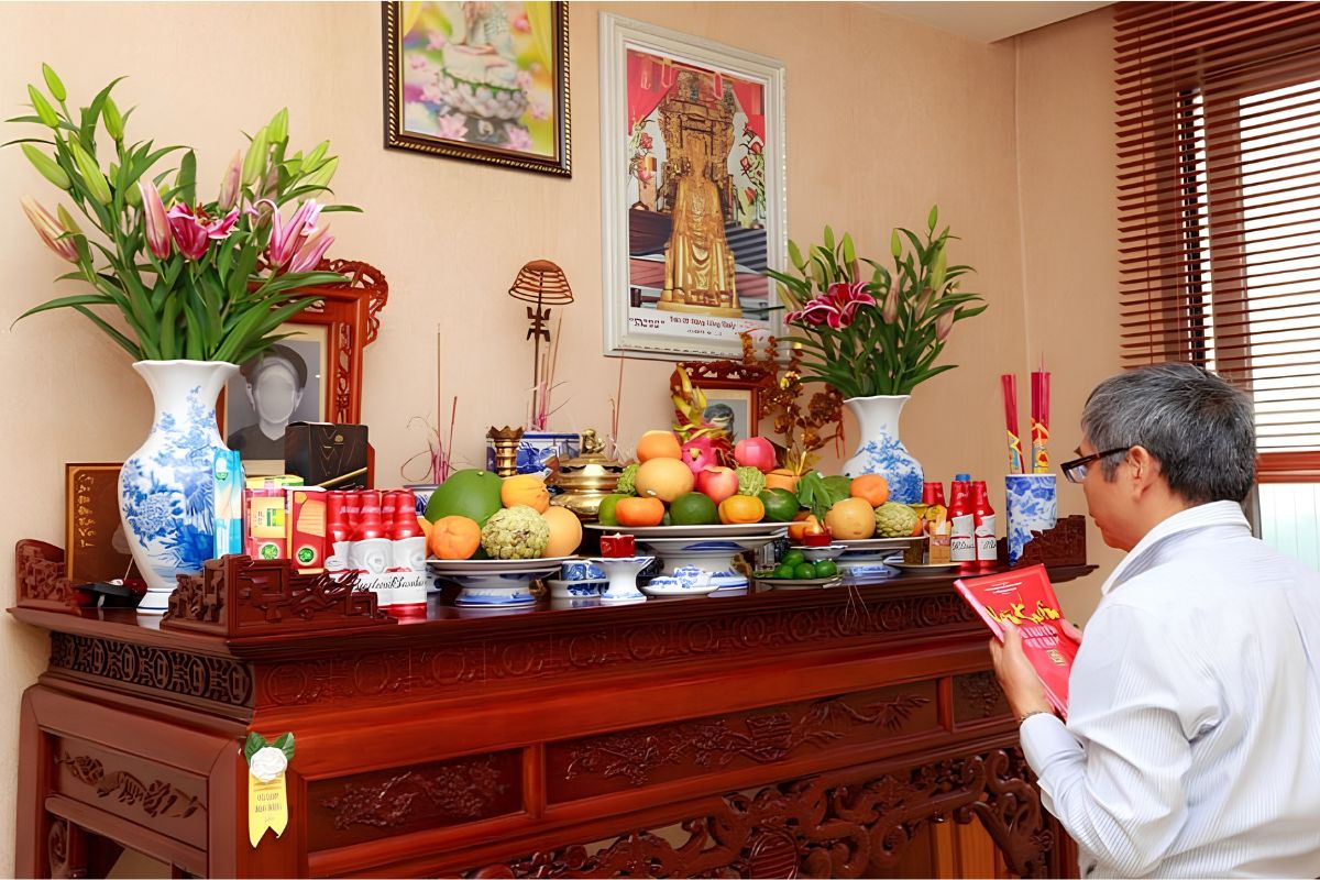 Mượn tuổi làm nhà năm 2026 có tốt không? Danh sách tuổi đẹp & Cách mượn tuổi 5 Người cho mượn tuổi làm nhà nên có tuổi phù hợp, sức khỏe tốt và thuận tiện tham gia các nghi lễ xuyên suốt quá trình xây dựng (Ảnh: Sưu tầm)