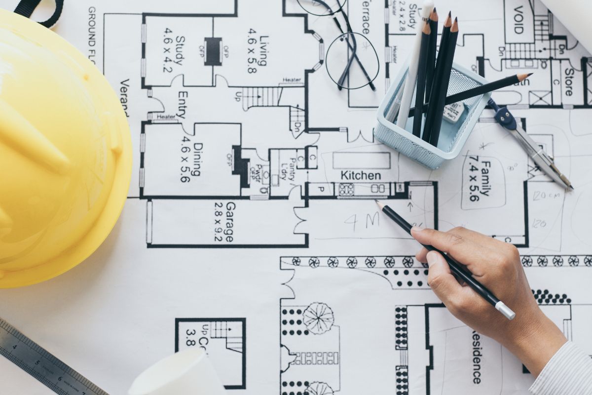 Kiến trúc sư tiếp tục hỗ trợ xử lý các vấn đề phát sinh để công trình được hoàn thiện sát với phương án thiết kế ban đầu  (Ảnh: Sưu tầm)