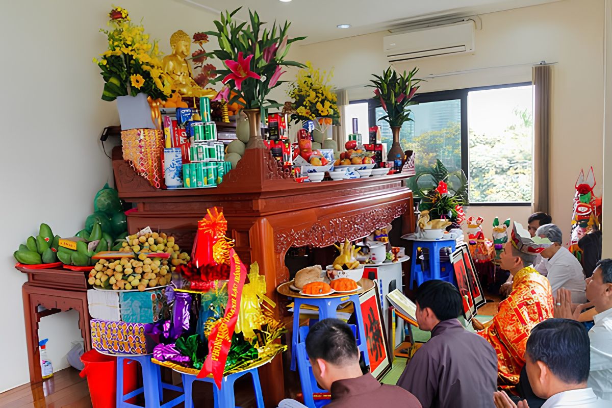 Người cho mượn tuổi thường thay gia chủ thực hiện các nghi thức quan trọng từ động thổ, đổ mái đến nhập trạch  (Ảnh: Sưu tầm)