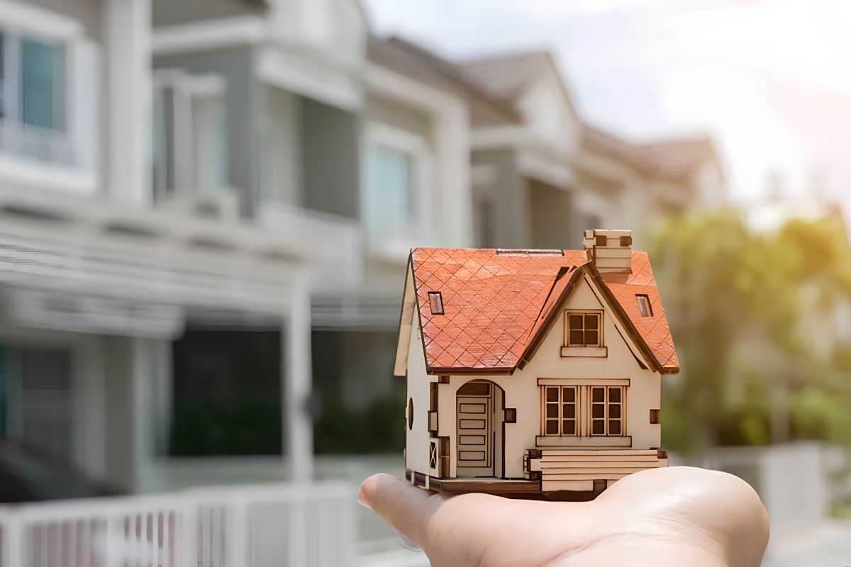 Tuổi Tân Dậu xây nhà năm 2026 có tốt không? Luận giải phong thủy và chỉ dẫn động thổ 6 Tân Dậu 1981 xây nhà năm 2026 không phạm Tam Tai và Hoang Ốc nhưng phạm Kim Lâu Thân, vì vậy chưa phải năm lý tưởng để tự đứng tuổi động thổ (Ảnh: Sưu tầm)