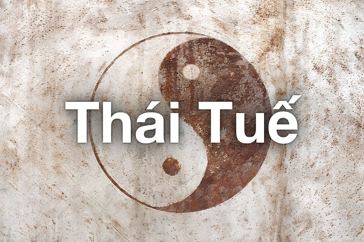 Năm 2026 Tuổi Nào Phạm Thái Tuế? Bảng Tra Cứu & Cách Hóa Giải Chi Tiết 7 Hiểu rõ năm Bính Ngọ 2026 tuổi nào phạm Thái Tuế giúp gia chủ chủ động hơn khi lên kế hoạch xây nhà, tài chính và công việc trong năm (Ảnh: Sưu tầm)