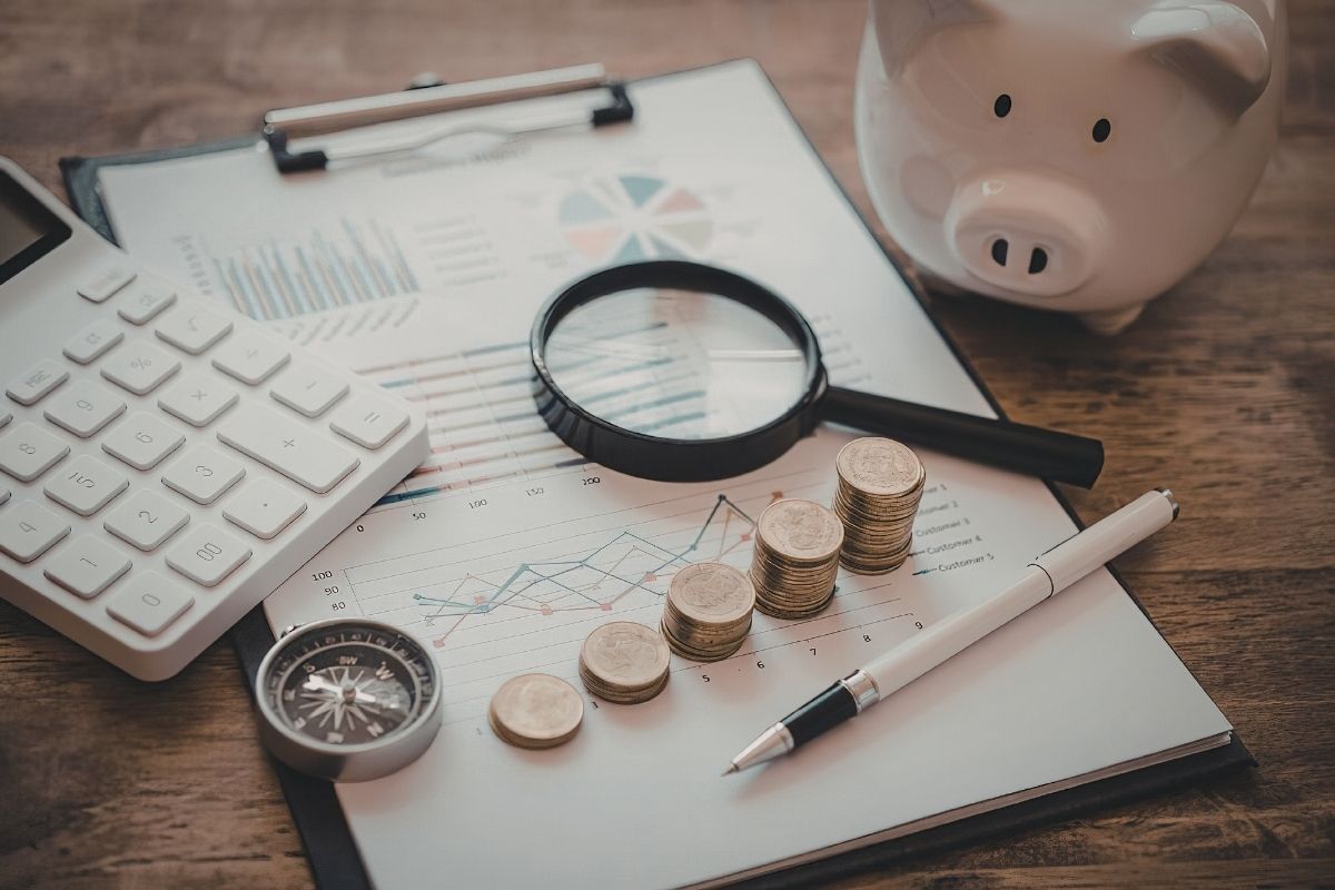Mẹo thu hút phong thủy tài lộc, may mắn, thịnh vượng cho gia chủ 2026 9 Quản lý dòng tiền khoa học là yếu tố thực tế cần song hành với mọi cách kích hoạt tài lộc trong nhà (Ảnh: Sưu tầm)